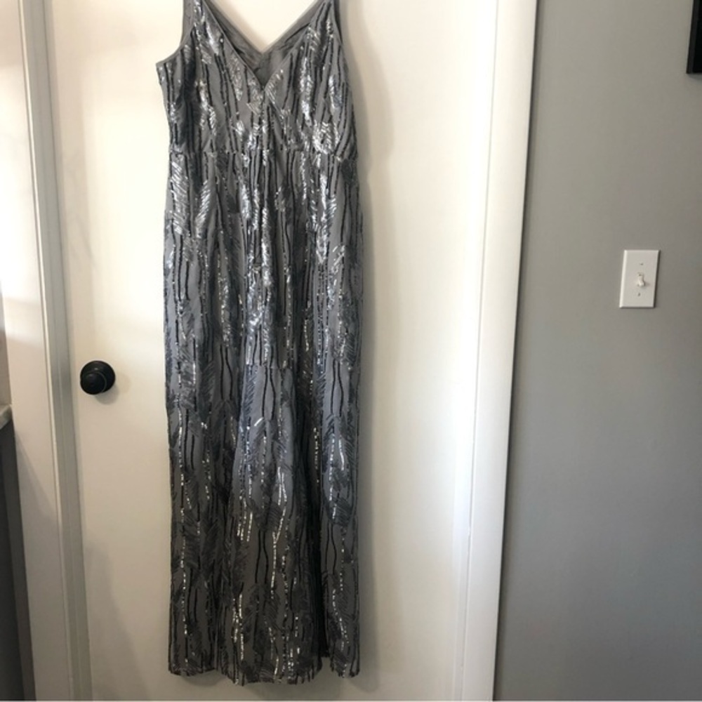 Donna Morgan‎ silver sequined long dress 8